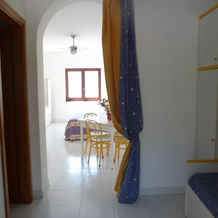 Appartamento In Canneto (Lipari)